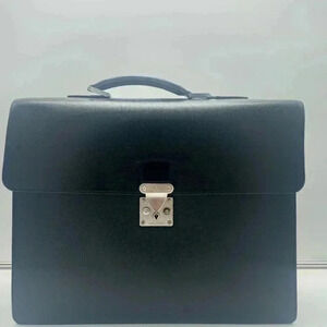 LOUIS VUITTON Robust Briefcase in Black Taiga Leather